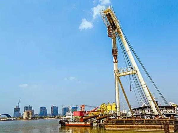 海面漂浮平臺(tái)是什么類型的海洋工程設(shè)施？